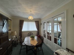 Dining Room- click for photo gallery